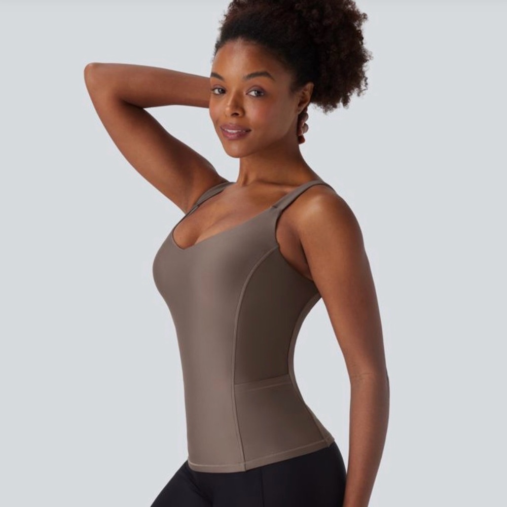 HALARA V Neck Skinny 2-in-1 Sheen Running Tank Top with Pockets Hay Brown/XL